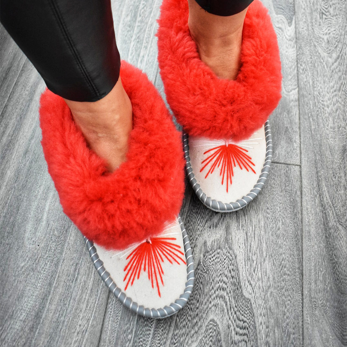 Warm moccasin slippers with cosy sheep's wool ALUNA